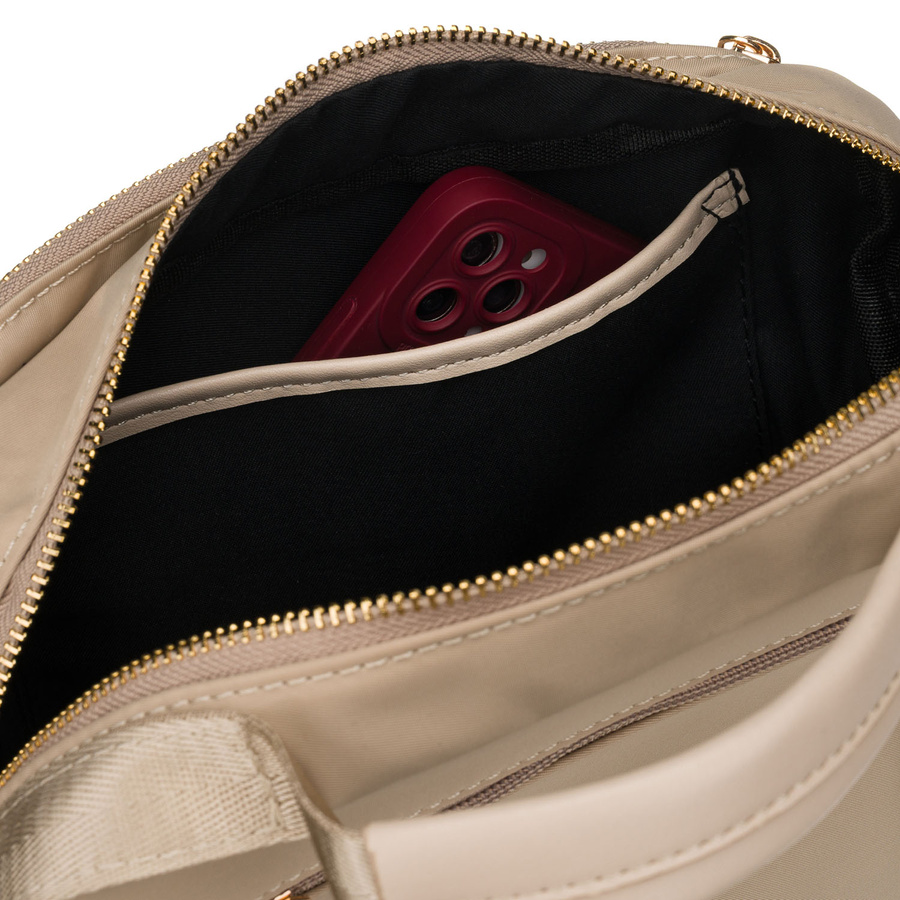 Listonoszka damska z nylonu w beżowym kolorze, jednokomorowa i zamykana suwakiem - Peterson