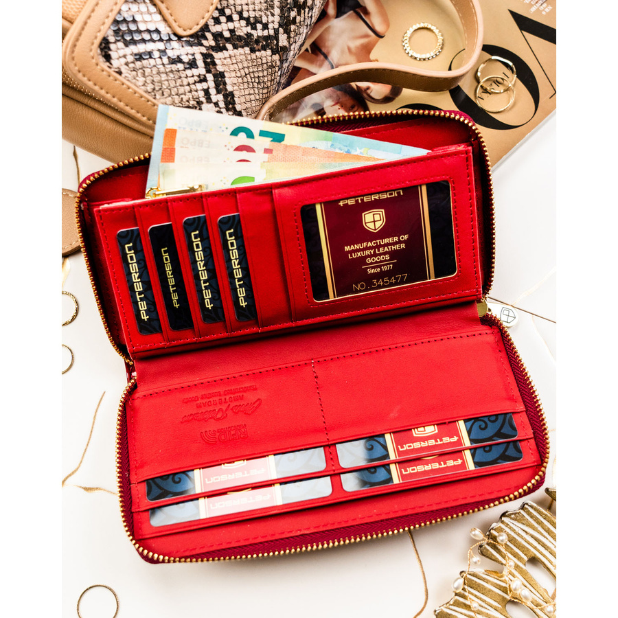 Duży, czerwony portfel damski z lakierowanej skóry naturalnej - Peterson