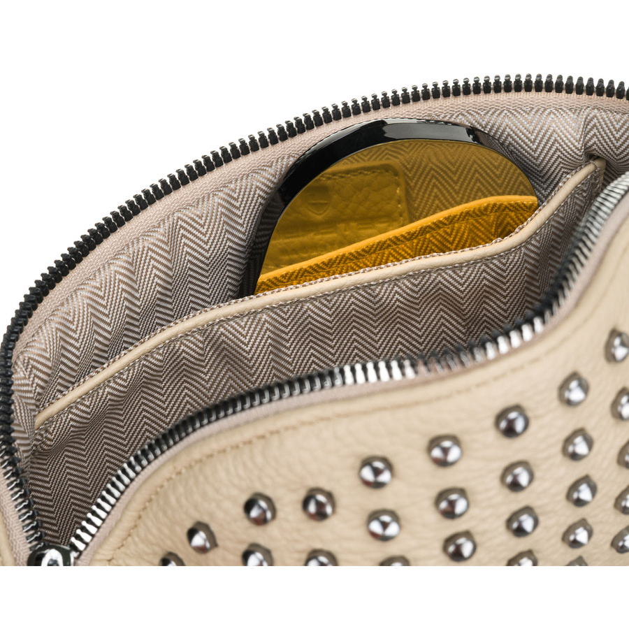 Beżowa saszetka damska wykonana ze skóry ekologicznej, ozdobiona ćwiekami - Peterson