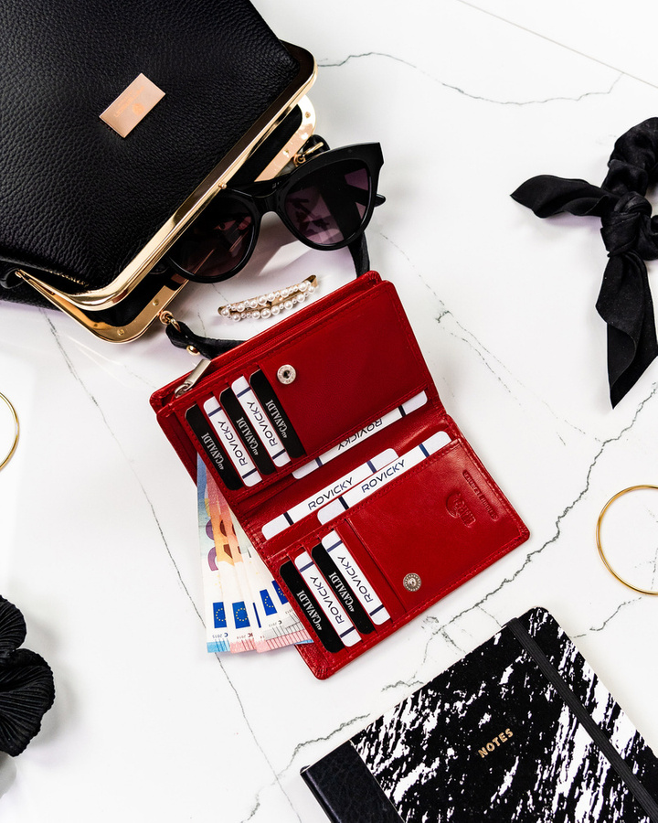 Skórzany portfel damski z dużą sekcją na karty płatnicze - Cavaldi