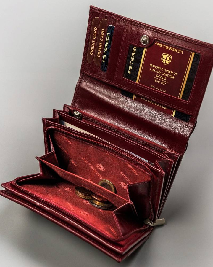 Portfel damski na zatrzask ze skóry naturalnej - Peterson