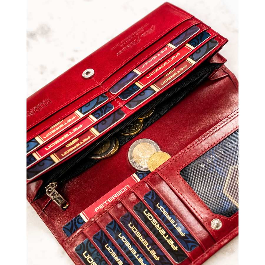 Duży, skórzany portfel damski w czerwonym kolorze zamykany na zatrzask - Peterson