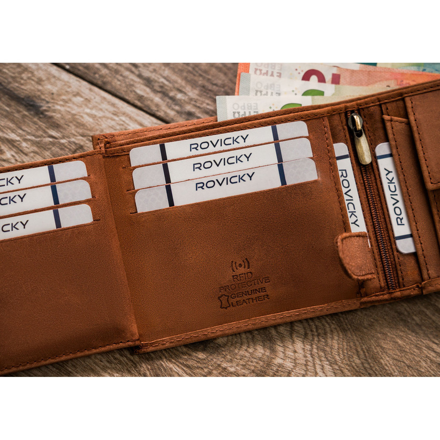 Portfel męski ze skóry naturalnej w brązowym kolorze, model bez zapięcia zewnętrznego - Always Wild