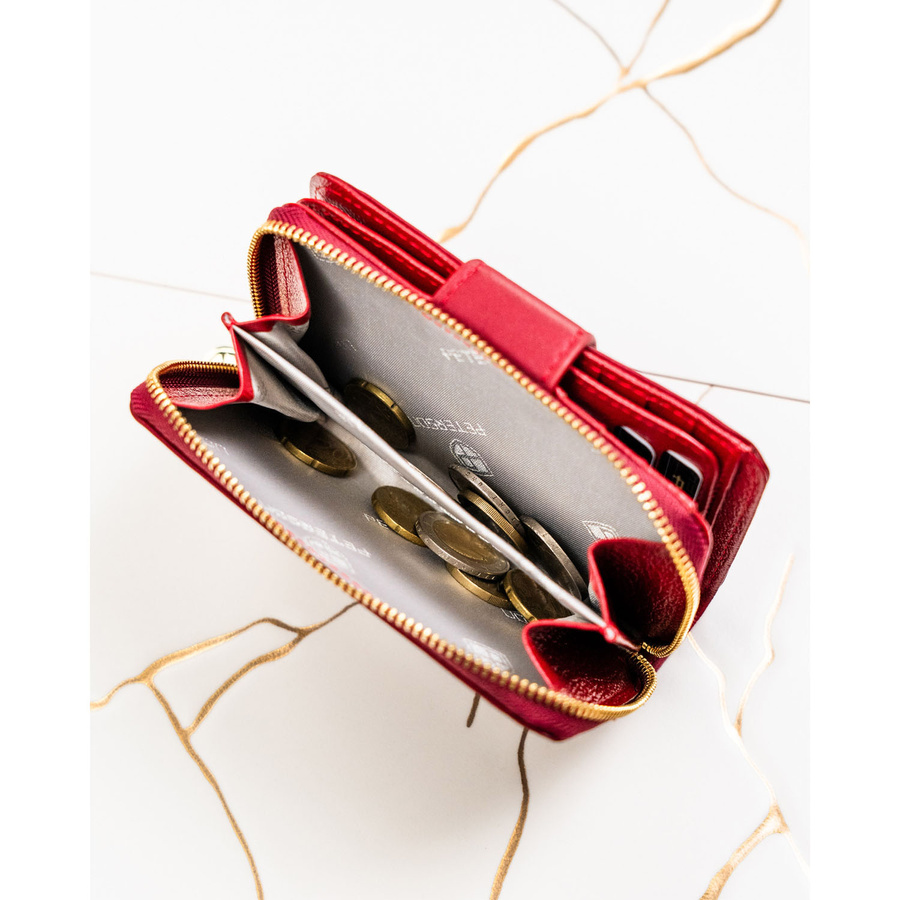 Klasyczny, czerwony portfel damski ze skóry naturalnej i ekologicznej zamykany na suwak i zatrzask - Peterson