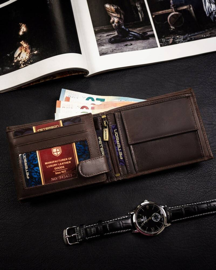 Duży, skórzany portfel męski z ozdobnym tłoczeniem - Peterson