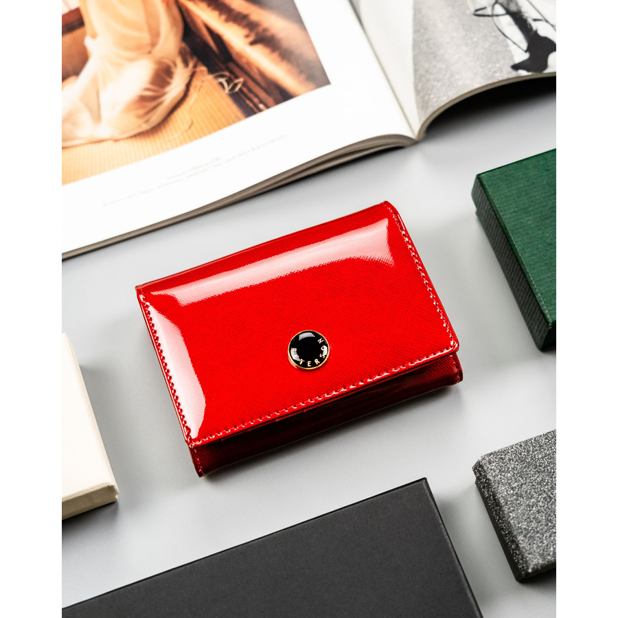 Skórzany damski portfel czerwony z zamknięciem na zatrzask - Peterson