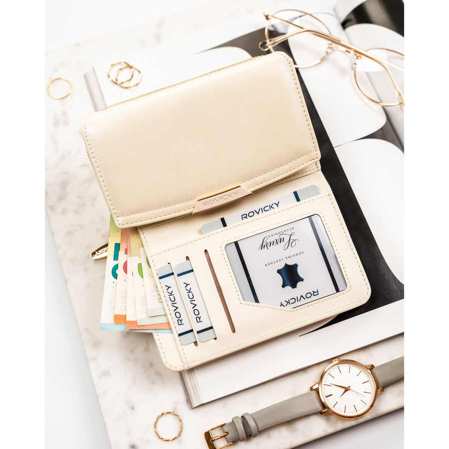 Średni, beżowy portfel damski ze skóry ekologicznej, model mieszczący dowód rejestracyjny - Rovicky