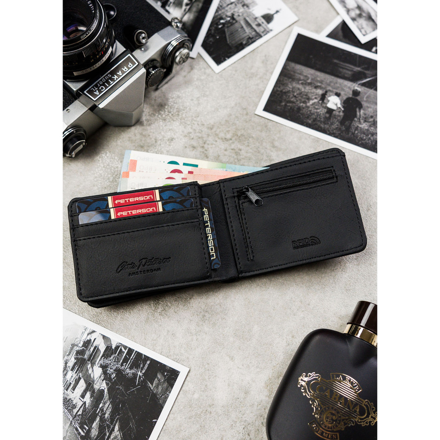 Czarny portfel męski w orientacji poziomej wykonany ze skóry ekologicznej - Peterson