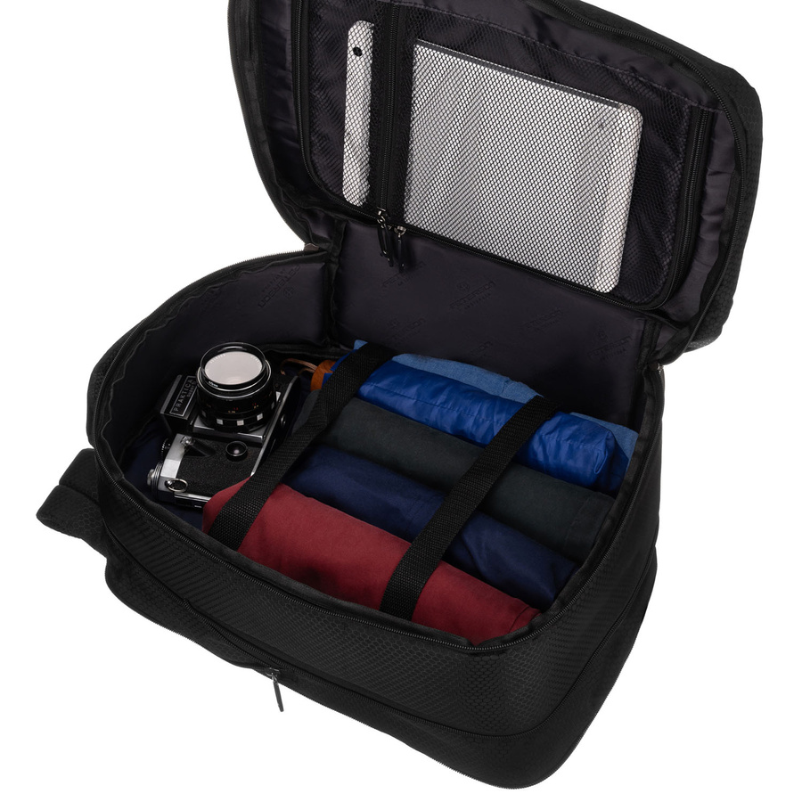 Podróżny, czarny plecak z poliestru idealny na bagaż podręczny - Peterson