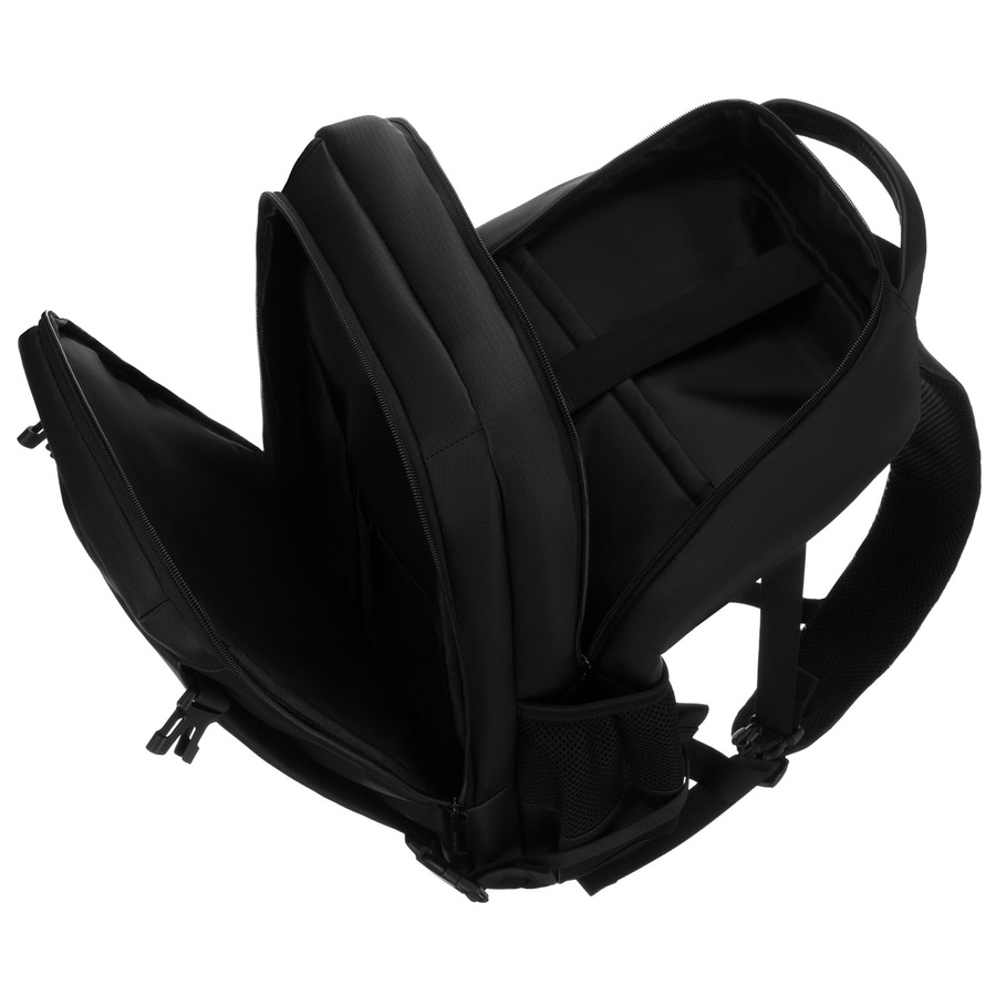 Duży plecak podróżny w czarnym kolorze z miejscem na laptopa, zamykany suwakiem - Peterson