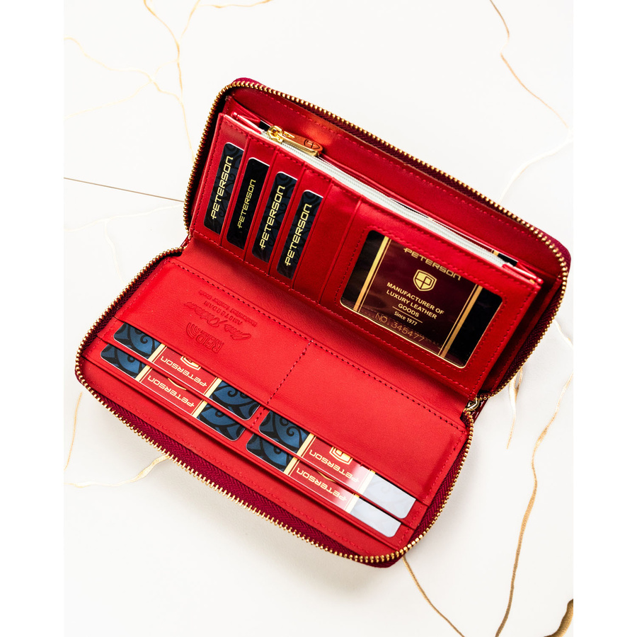 Duży, czerwony portfel damski z lakierowanej skóry naturalnej - Peterson