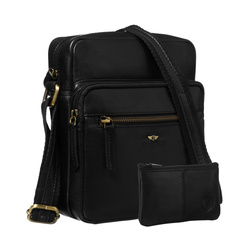 Miejska, czarna torba męska ze skóry naturalnej zawieszona na regulowanym pasku - Peterson