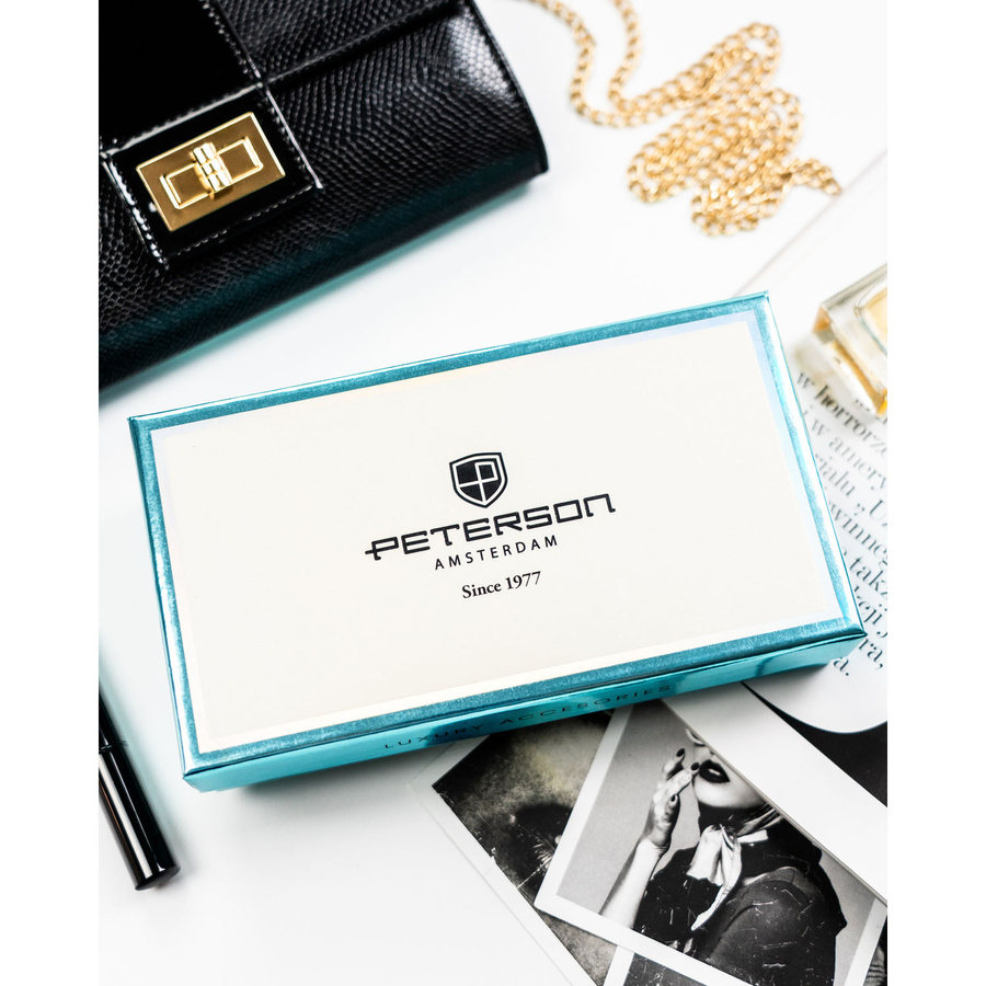 Czerwony, duzy portfel damski ze skóry ekologicznej i naturalnej w cętki, zamykany zatrzaskiem - Peterson