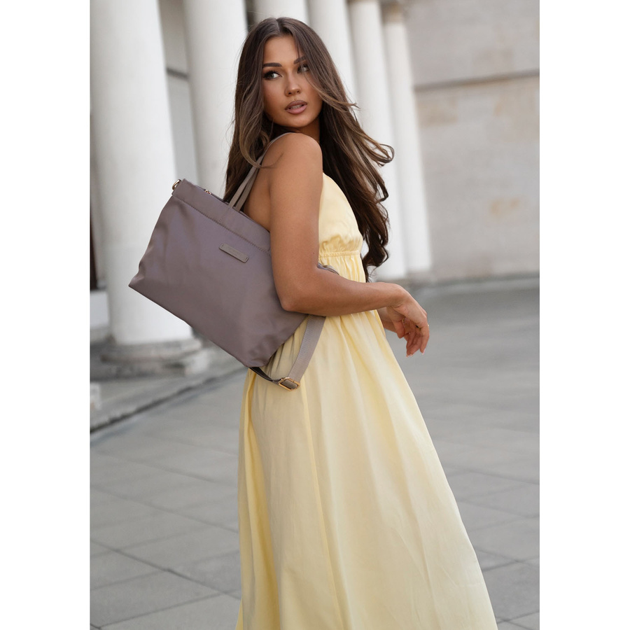 Shopperka damska z nylonu w beżowym kolorze zamykana klipsem magnetycznym - Peterson