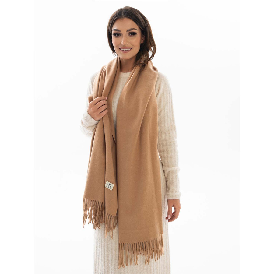 Gładki szalik camelowy z frędzlami - Peterson