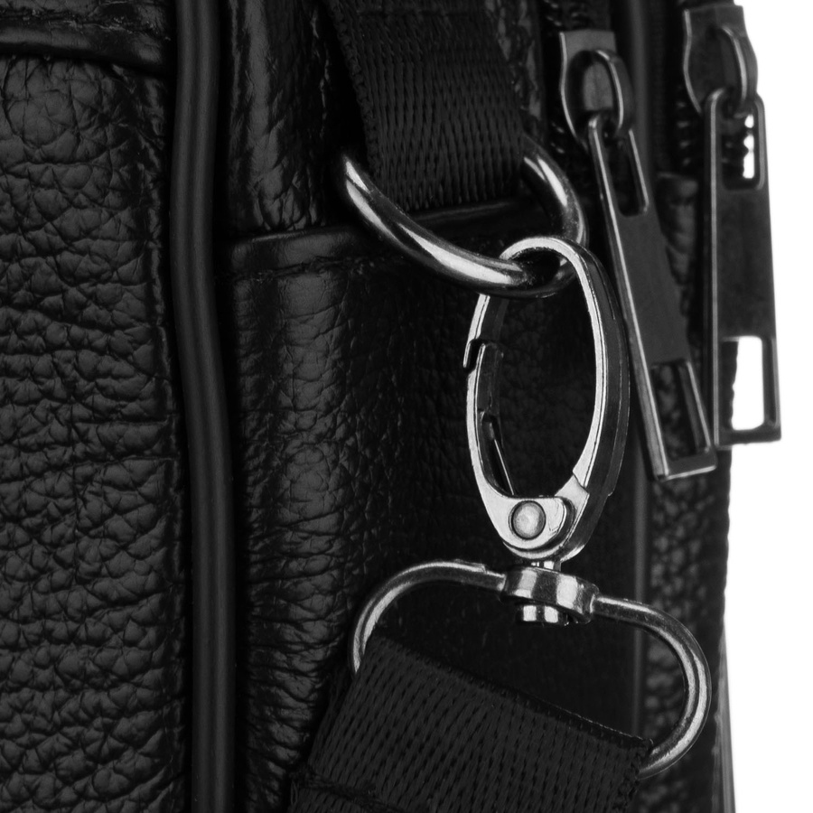 Listonoszka męska wykonana ze skóry naturalnej w czarnym kolorze, zawieszona na odpinanym pasku - Rovicky