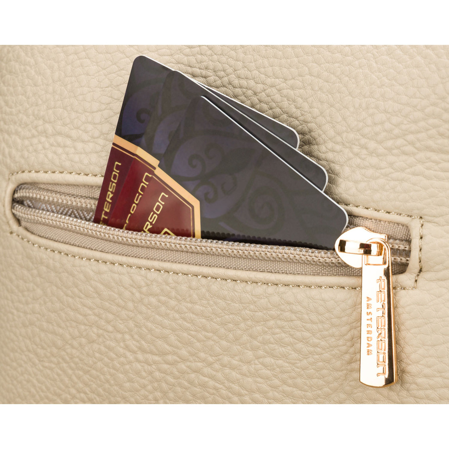 Beżowa nerka damska ze skóry ekologicznej ozdobiona ćwiekami - Peterson