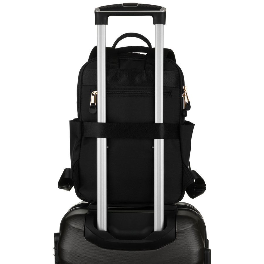 Czarny, nylonowy plecak damski na regulowanych szelkach - Peterson