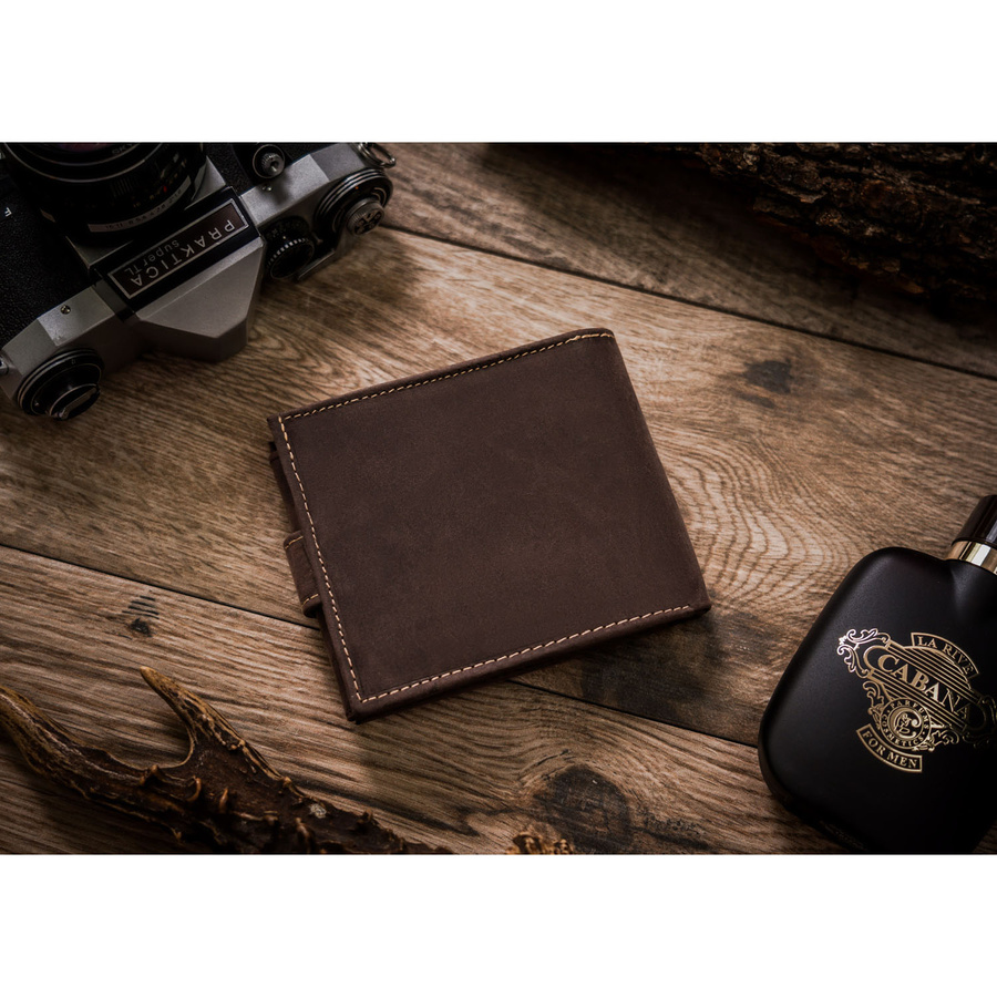 Skórzany portfel męski w ciemnobrązowym kolorze z tłoczeniem na froncie przedstawiającym psa