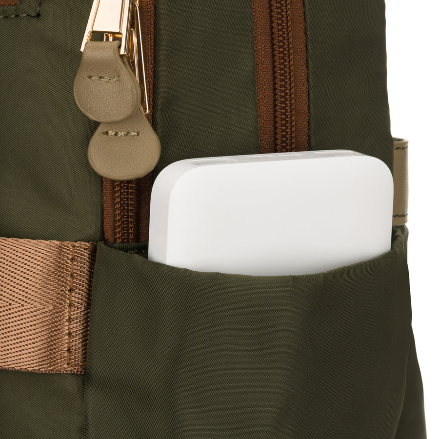 Plecak damski z nylonu w zielonym kolorze zamykany suwakiem - Peterson