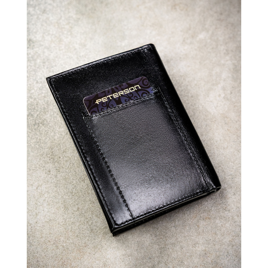 Elegancki portfel męski ze skóry naturalnej w czarnym kolorze w zestawie z brelokiem - Peterson