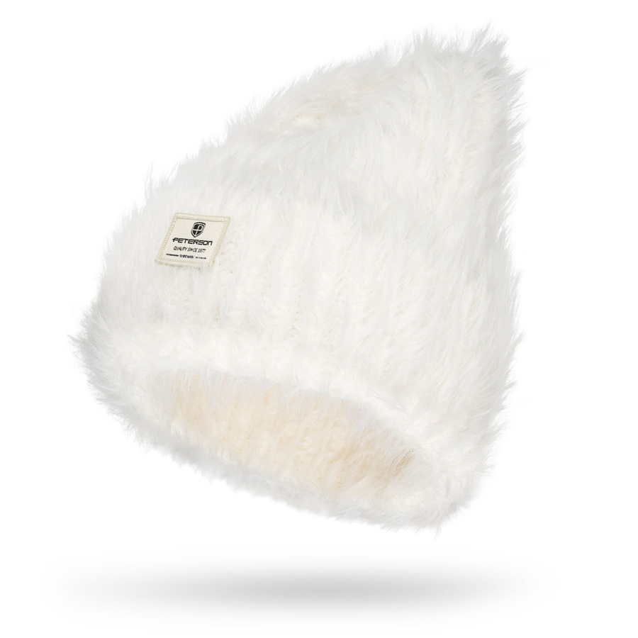 Biała czapka damska beanie wykonana z nylonu, pokryta fakturą imitującą futerko - Peterson