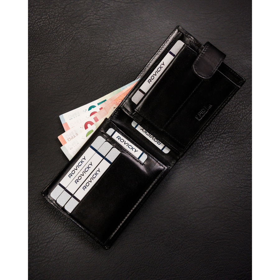 Portfel męski ze skóry naturalnej w czarnym kolorze zamykany zatrzaskiem - Rovicky