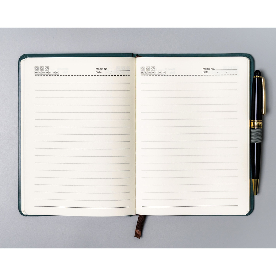 Zielony notes w formacie B6 zadrukowany w linie, wyposażony w pętelkę na długopis - Peterson