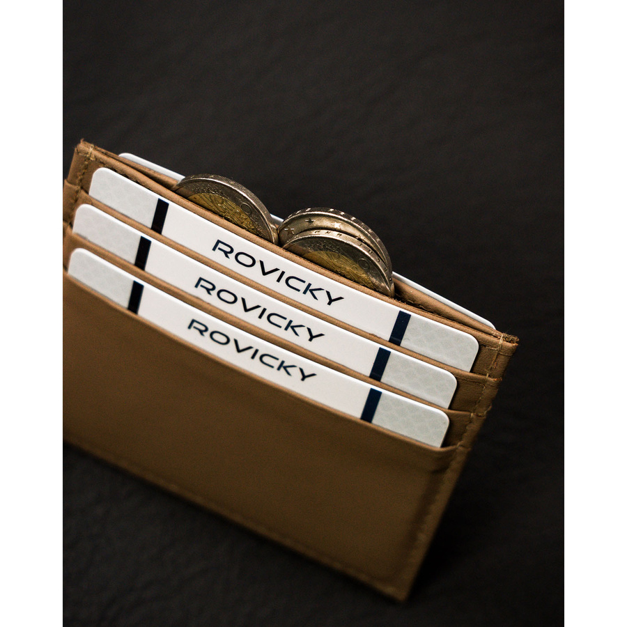 Eleganckie etui na karty ze skóry naturalnej w beżowym kolorze