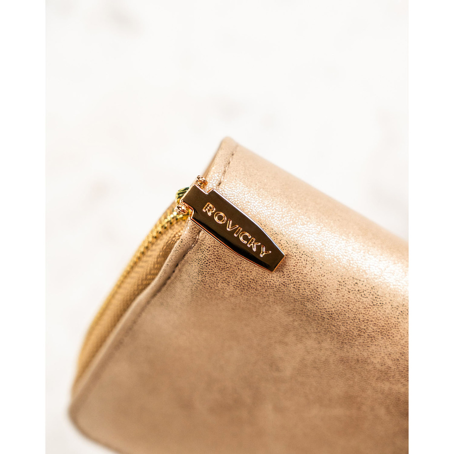Beżowy, poziomy portfel damski ze skóry ekologicznej zamykany na zatrzask - Rovicky