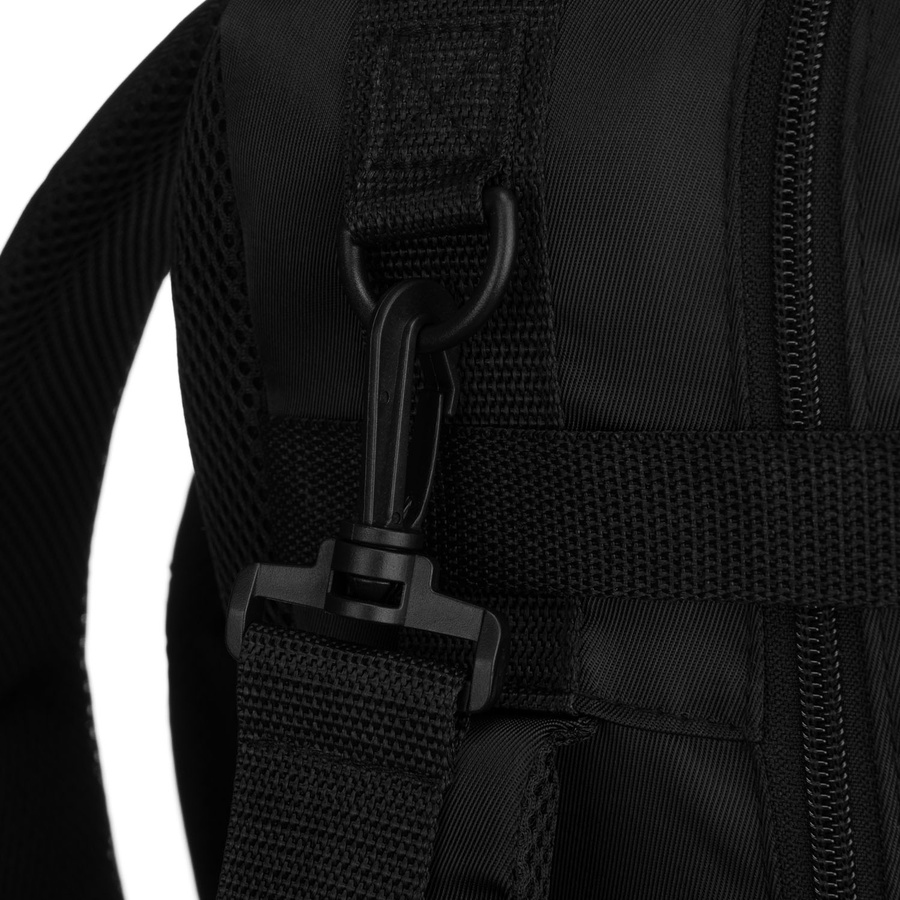 Czarny plecak podróżny z poliestru idealny na bagaż podręczny - Peterson