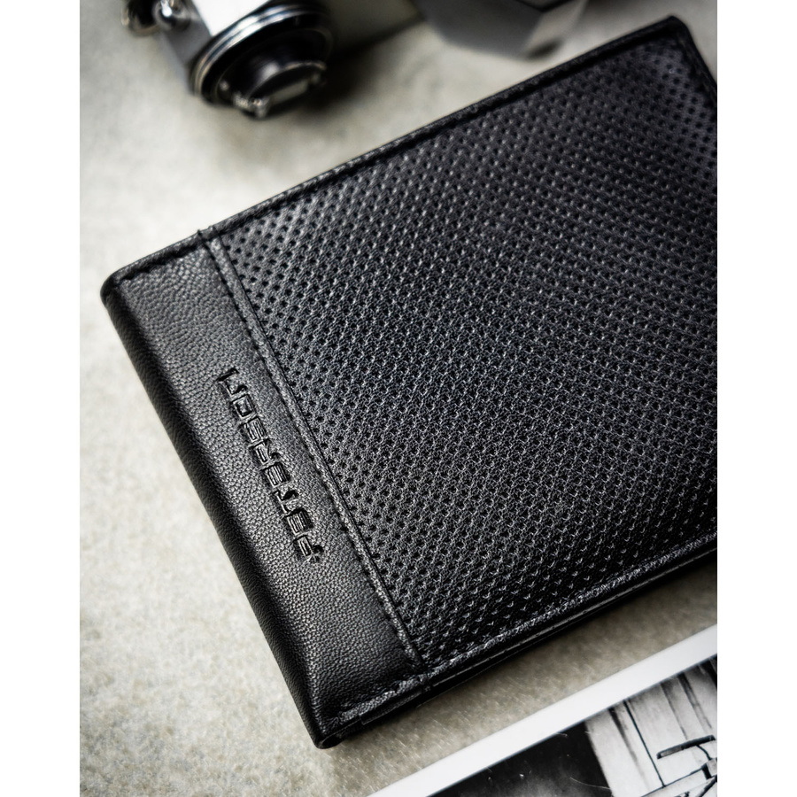 Duży, skórzany portfel męski w czarnym kolorze bez zapięcia zewnętrznego - Peterson