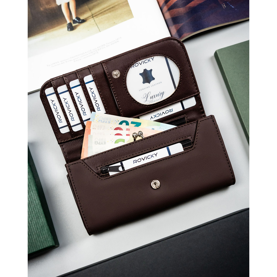 Brązowy, duży portfel damski ze skóry ekologicznej z kieszonką zewnętrzną, zamykany na zatrzask - 4U Cavaldi