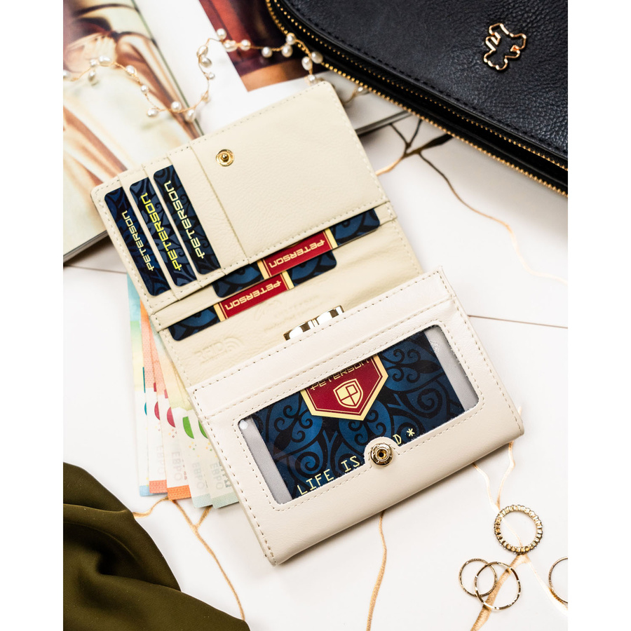 Portfel damski w kwiaty wykonany ze skóry naturalnej i ekologicznej, zamykany zatrzaskiem - Peterson