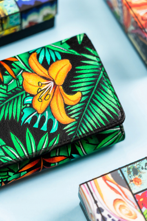 Damski portfel na zatrzask wykonany ze skóry naturalnej - Rovicky