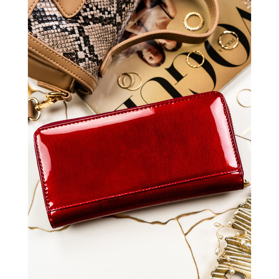 Duży, czerwony portfel damski z lakierowanej skóry naturalnej - Peterson