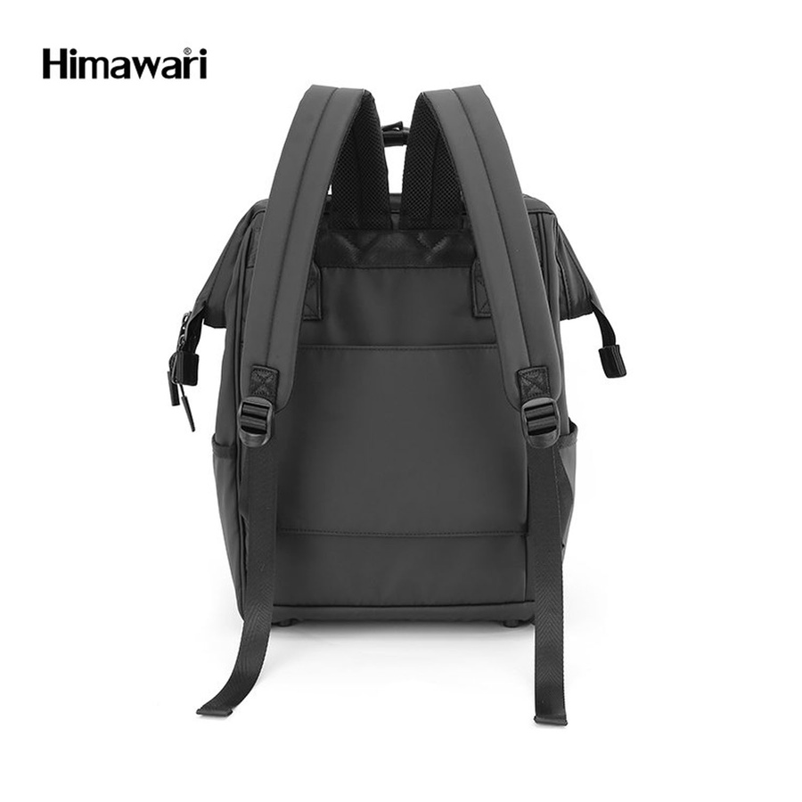 Czarny plecak z wodoodpornego nylonu wyposażony w port USB i stabilizujące nóżki na spodzie - Himawari