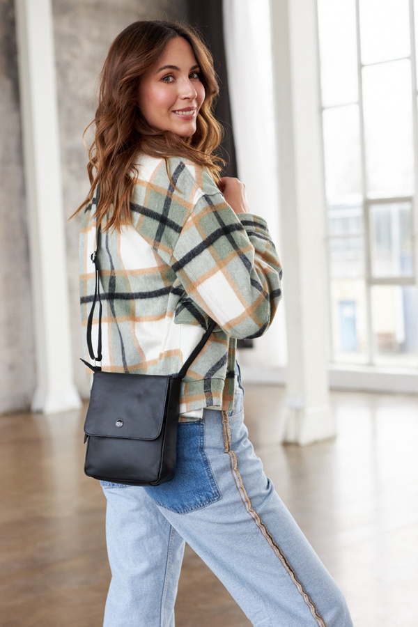 Skórzana listonoszka damska z klapką - Peterson