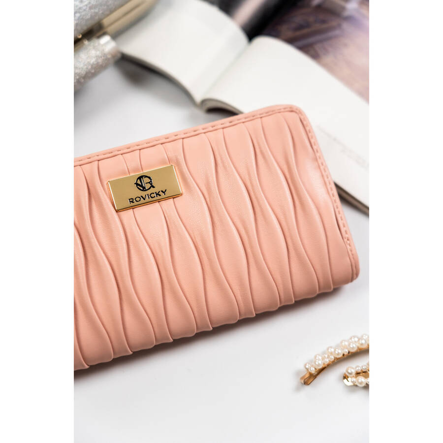 Duży, różowy portfel damski o marszczonej powierzchni ze skóry ekologicznej - Rovicky