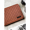 Brązowy portfel męski bez zapięcia z subtelnym, perforowanym zdobieniem - Peterson