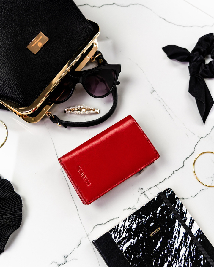 Skórzany portfel damski z dużą sekcją na karty płatnicze - Cavaldi