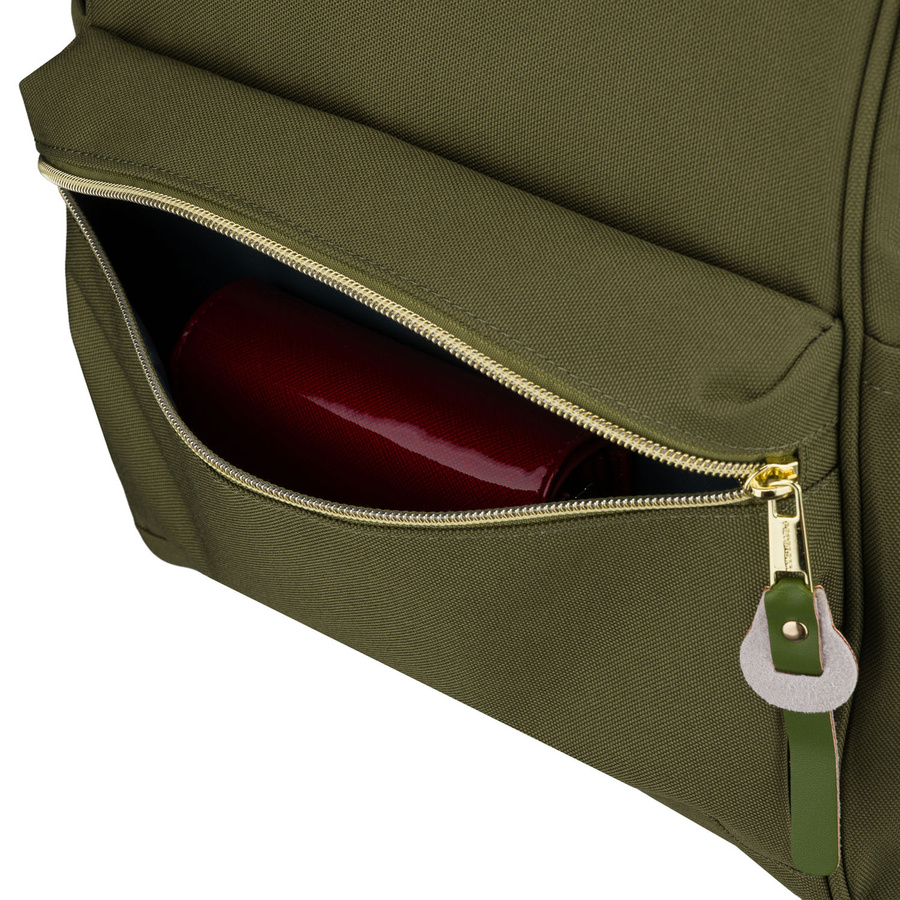 Zielony plecak damski z poliestru z miejscem na laptopa, zawieszony na regulowanych szelkach - Peterson