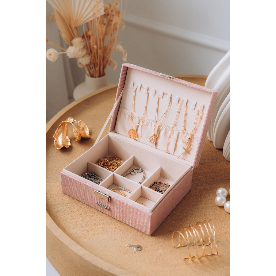 Różowa szkatułka na biżuterię zamykana na kluczyk i zatrzask - Peterson