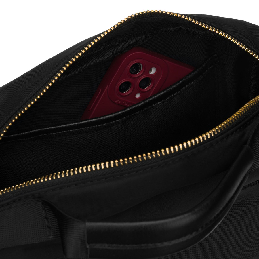 Czarna listonoszka damska z nylonu, jednokomorowa i zamykana suwakiem - Peterson