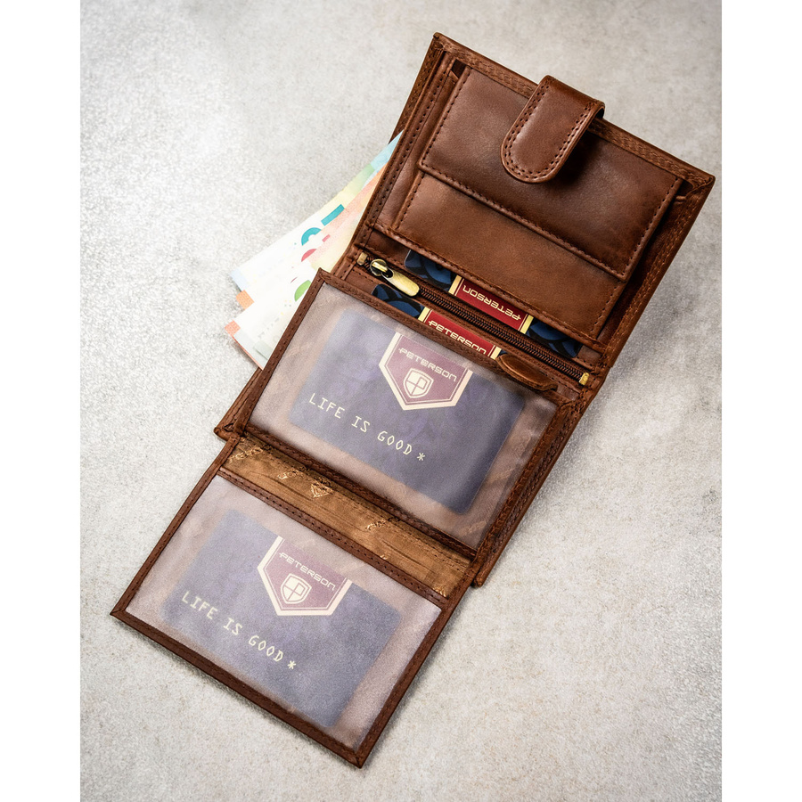 Pionowy portfel męski ze skóry naturalnej w brązowym kolorze zamykany na zatrzask - Peterson