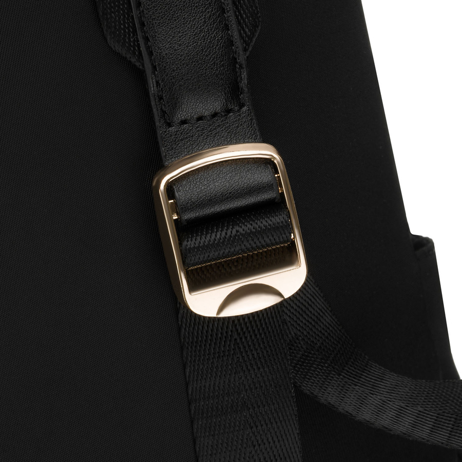 Miejski plecak damski z nylonu i skóry ekologicznej w czarnym kolorze zamykany suwakiem - Peterson