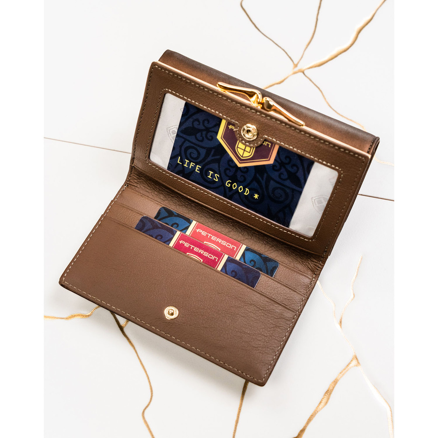Portfel damski wykonany ze skóry naturalnej i ekologicznej w brązowym kolorze - Peterson