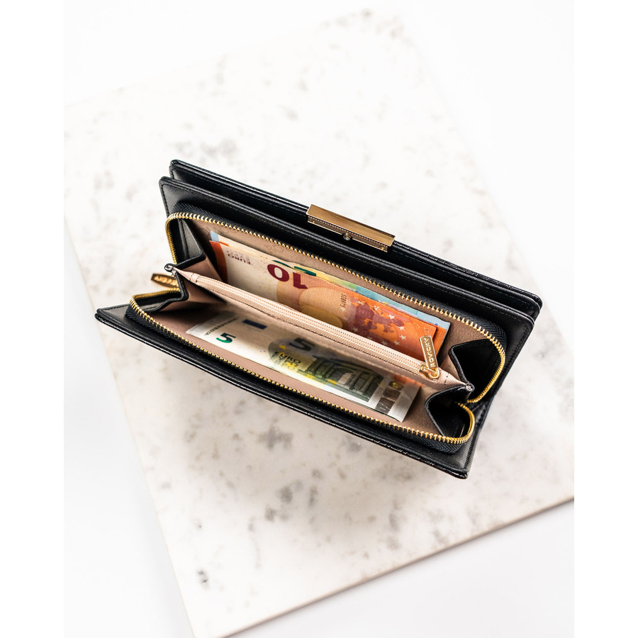 Duży portfel damski ze skóry ekologicznej w czarnym kolorze zamykany na zatrzask - Rovicky