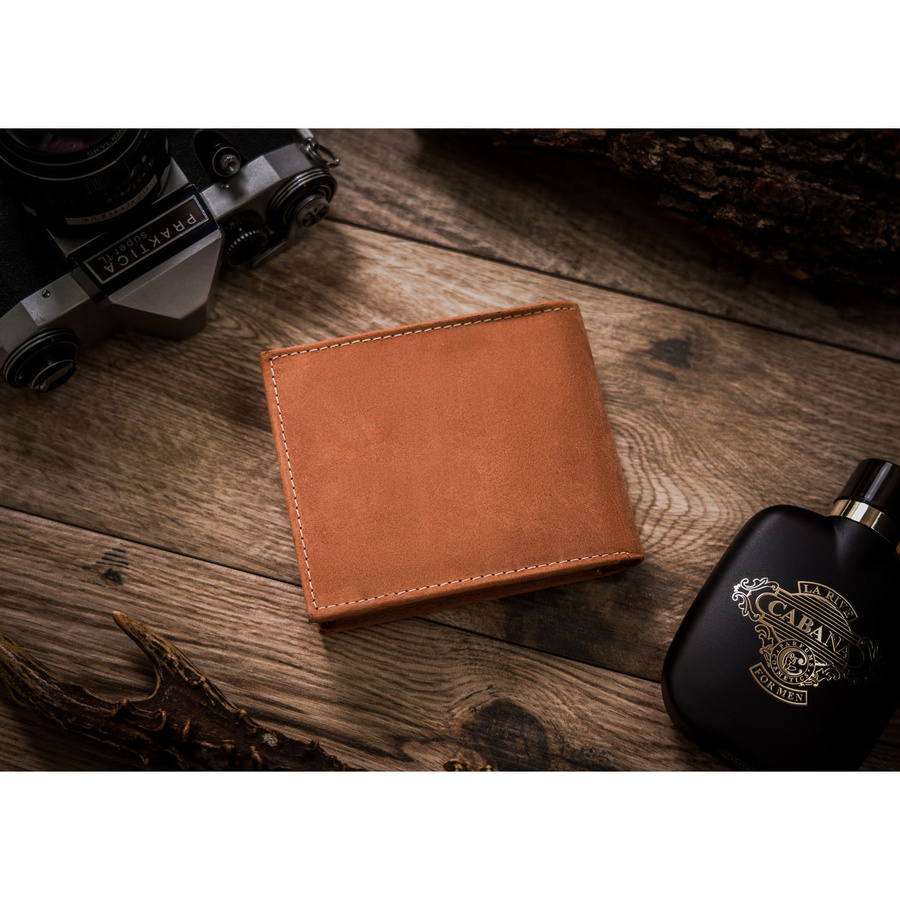 Portfel męski ze skóry naturalnej w brązowym kolorze, model bez zapięcia zewnętrznego - Always Wild