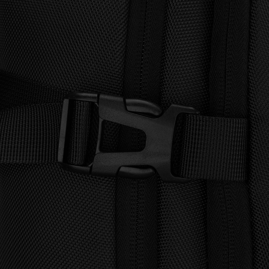 Plecak podróżny z poliestru w czarnym kolorze z miejscem na laptopa - Peterson